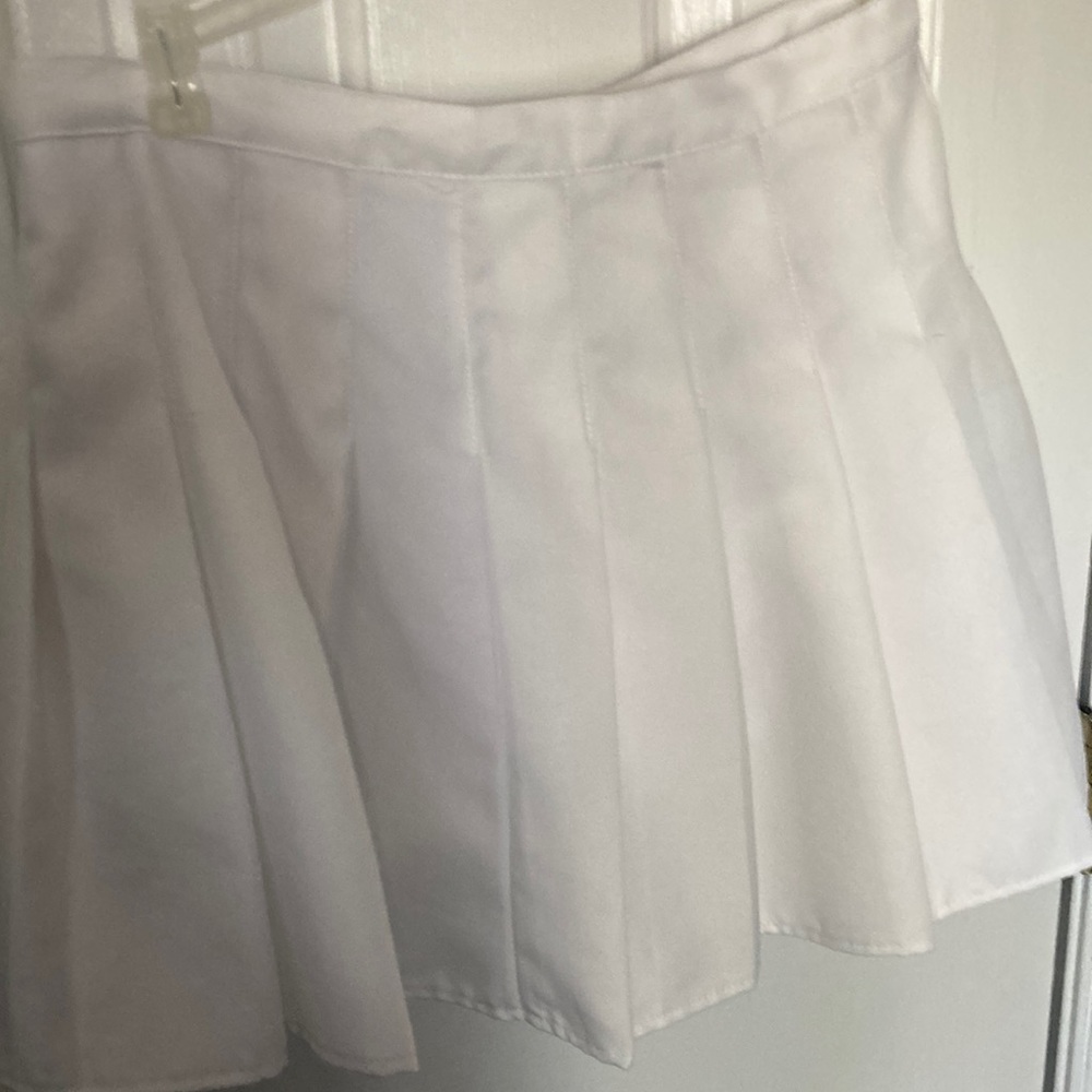 white pleated skirt - no brand